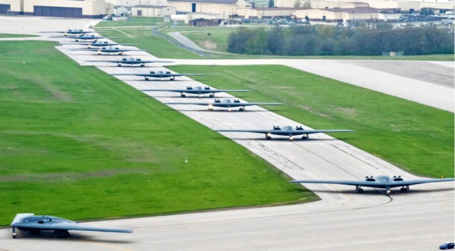 Pembom B-2 USAF di Whitman AFB_3