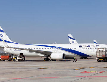 Pesawat di bandara Israel