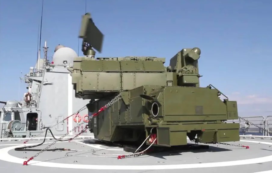 Tor-M2 saat ditempatkan di kapal perang Rusia