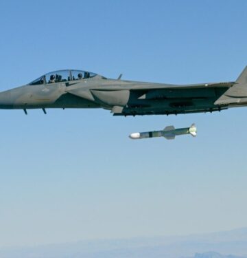 Uji coba F-15SA meluncurkan rudal Harpoon untuk serangan darat