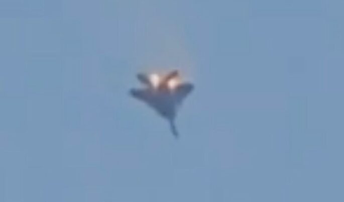 F-15E Strike Eagle USAF jatuh di Irak