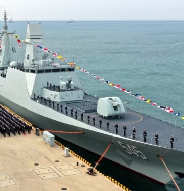 Fregat 054B Louhe PLA Navy