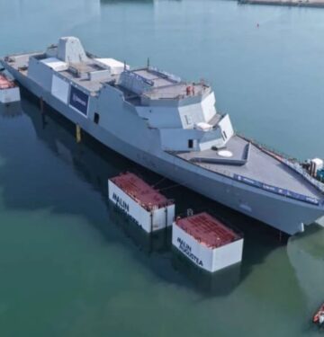 Fregat Inggris HMS Active