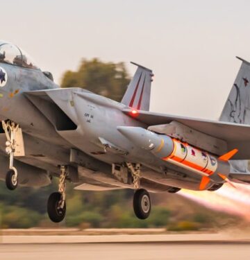 Israel menggunakan rudal Blue Sparrow dalam serangan ke Iran