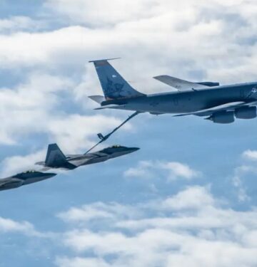 KC-135 Stratotanker USAF jatuh di Irak_