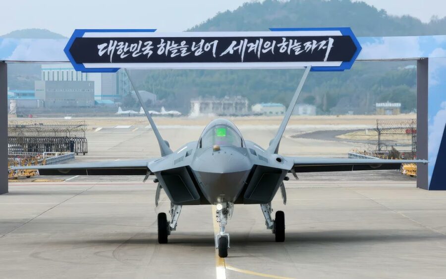 KF-21 seri produksi pertama
