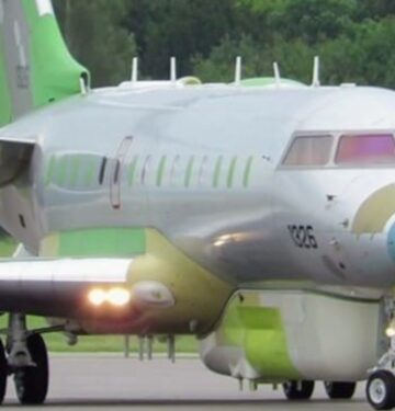 Pesawat WE Turkiye HAVA SOJ terbang perdana