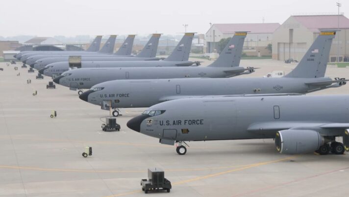 Pesawat tanker KC-135 USAF