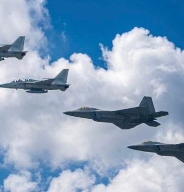 FA-50PH Filipina dan F-22 AS melaksanakan latihan tempur bersama
