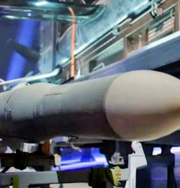 Iran perlihatkan rudal SAM baru