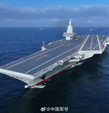 Kapal induk nuklir pertama China Type 004