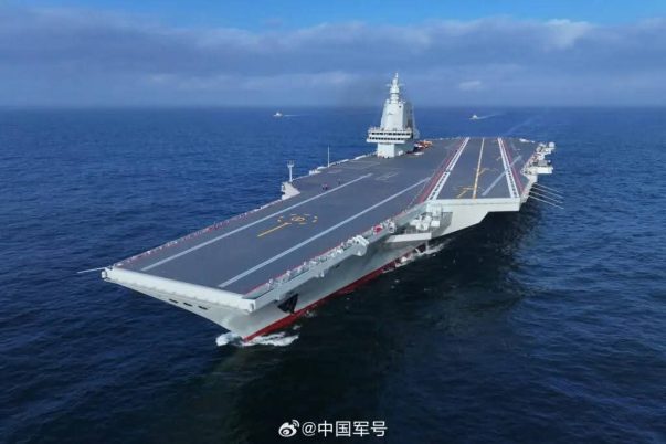 Kapal induk nuklir pertama China Type 004