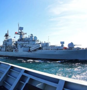 Kapal perusak China Hangzhou DDG-136 bekas Uni Soviet