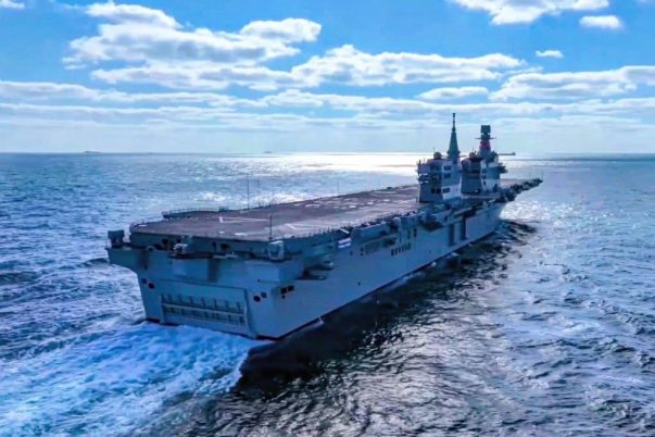 Kapal serbu amfibi Sichuan Angkatan Laut China