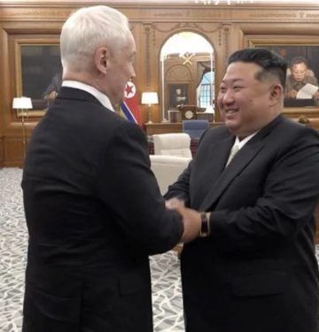 Kim Jong-un menerima Menteri Pertahanan Rusia Andrei Belousov di Pyongyang