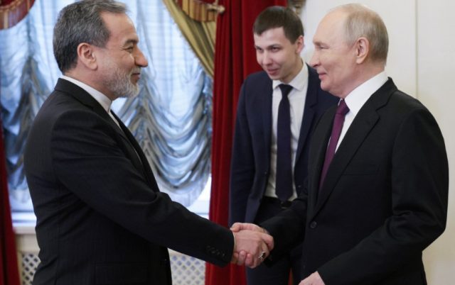 Menlu Iran Abbas Arraghchi temui Putin di St. Petersburg