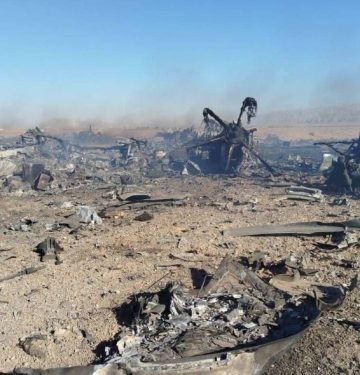 Puing-puing pesawat AS yang hancur di Iran