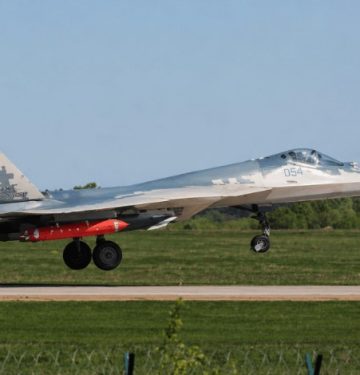 Su-57 membawa rudal Kover