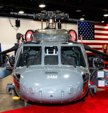 UH-60 Black Hawk standar dipasngi beragam persenjataan