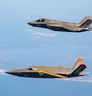Drone MQ-58 Valkyrie dan F-35B