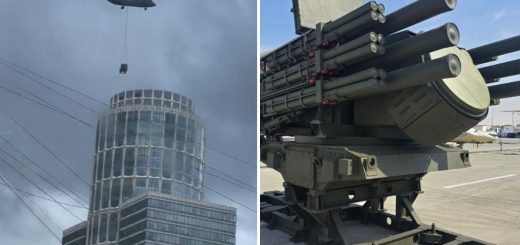 Heli Mi-26 angkat sishanud Pantsir ke atas gedung di Moskow