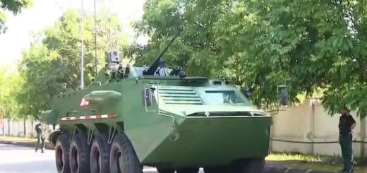 Kendaraan lapis baja amfibi XTC-03 buatan Vietnam