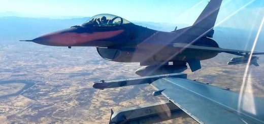 Pilot Argentina terbang solo pertama di F-16