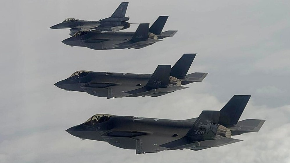 Polandia menerima tiga F-35A