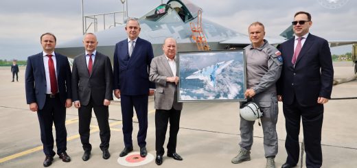 Raja Malaysia Meninjau Su-57E