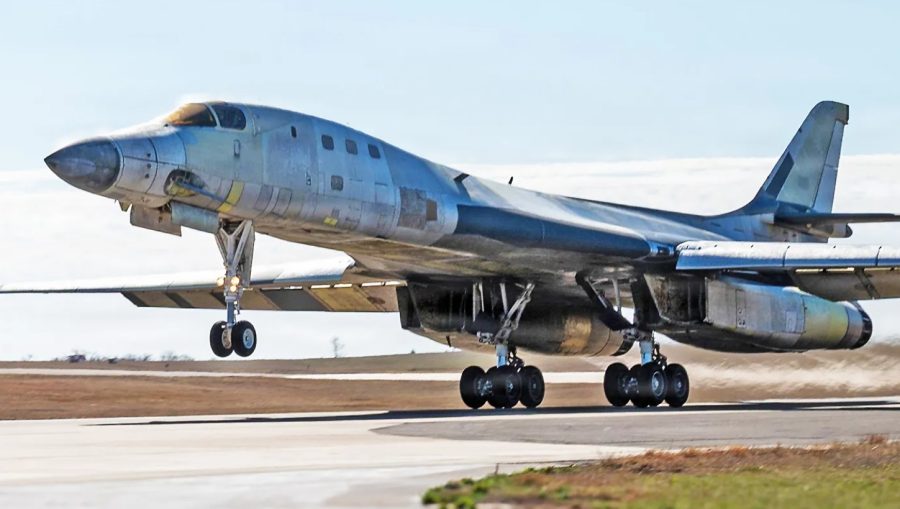 USAF hidupkan lagi satu pesawat pengebom B-1B dari Boneyard