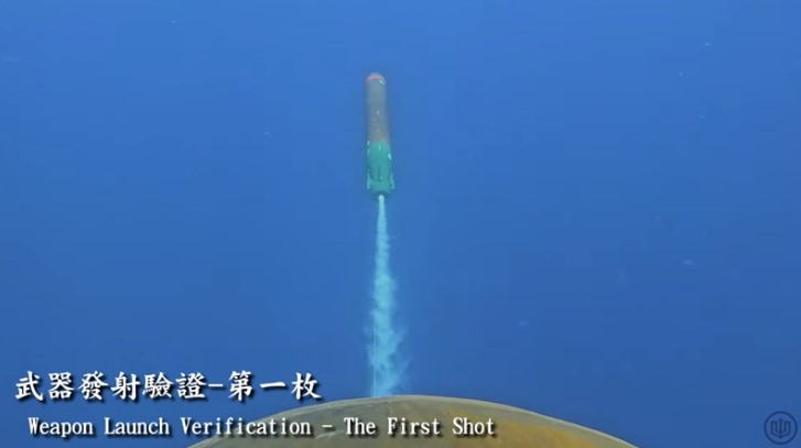 Uji peluncuran torpedo pertama dari kapl selam Narwhal Taiwan