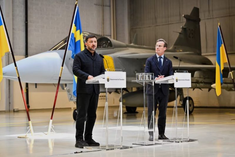 Ukraina berniat membeli 20 Gripen E - Swedia beri hibah 16 Gripen C