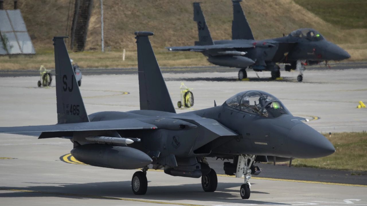 F-15E USAF dari Seymour Johnson AF sedang melaksanakan misi di Jerman