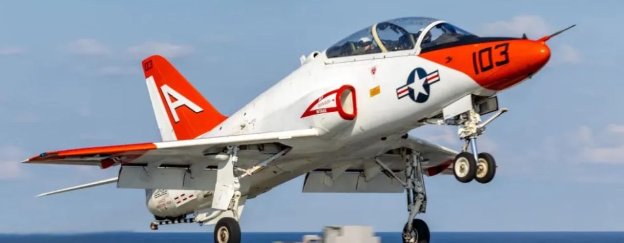 Jet latih T-45 Goshawk Angkatan Laut AS