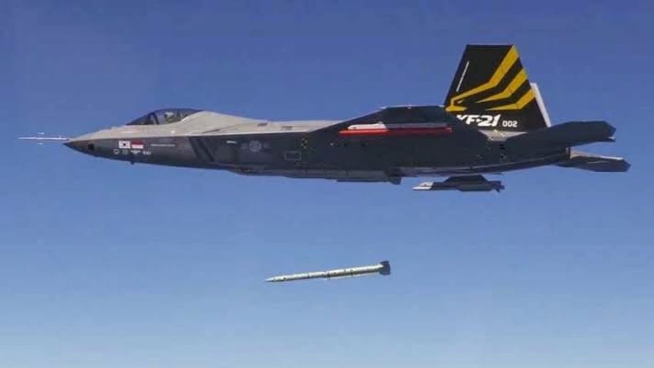 KF-21 Boramae meluncurkan rudal Meteor