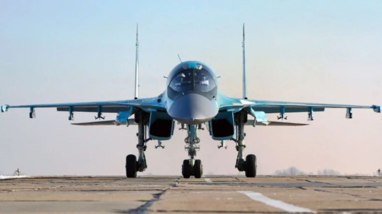 Pengebom-tempur Su-34 Rusia