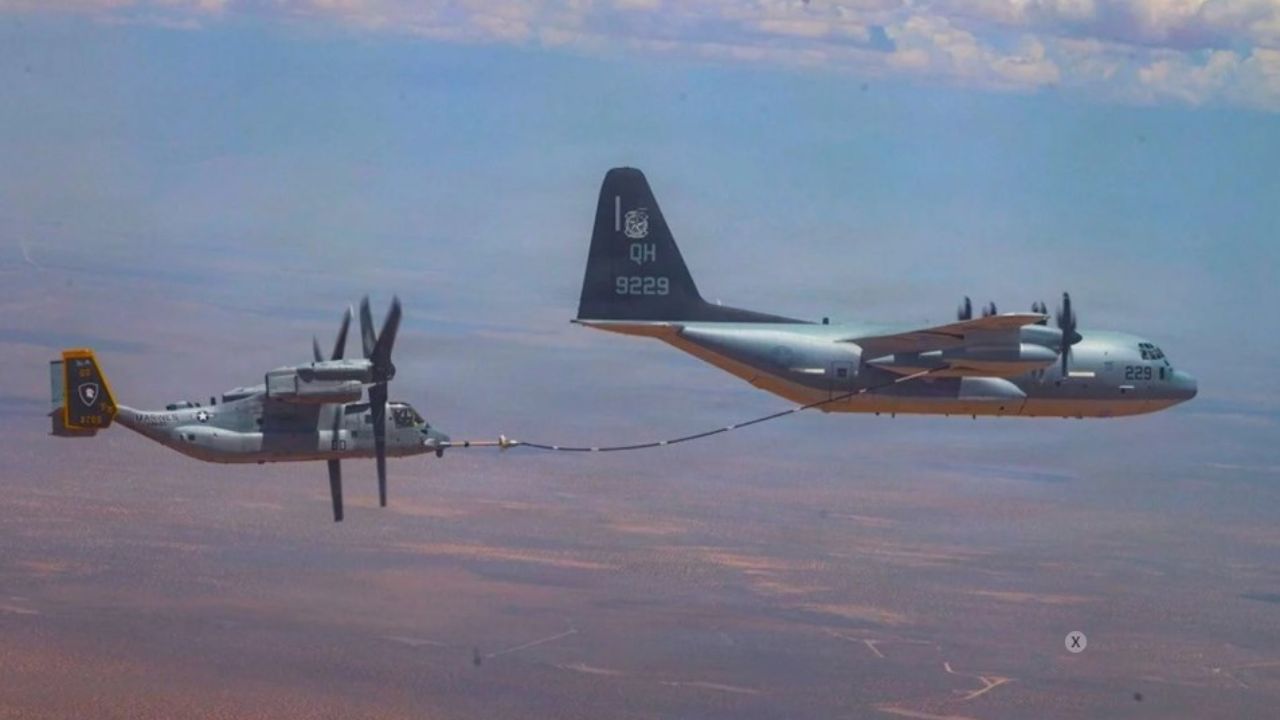 Pengisian bahan bakar di udara dari KC-130K ke MV-22B Osprey