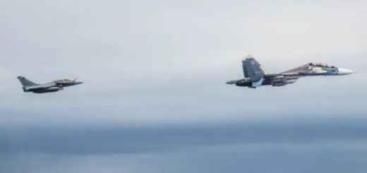 Rafale Prancis cegat Su-30SM di atas Laut Baltik