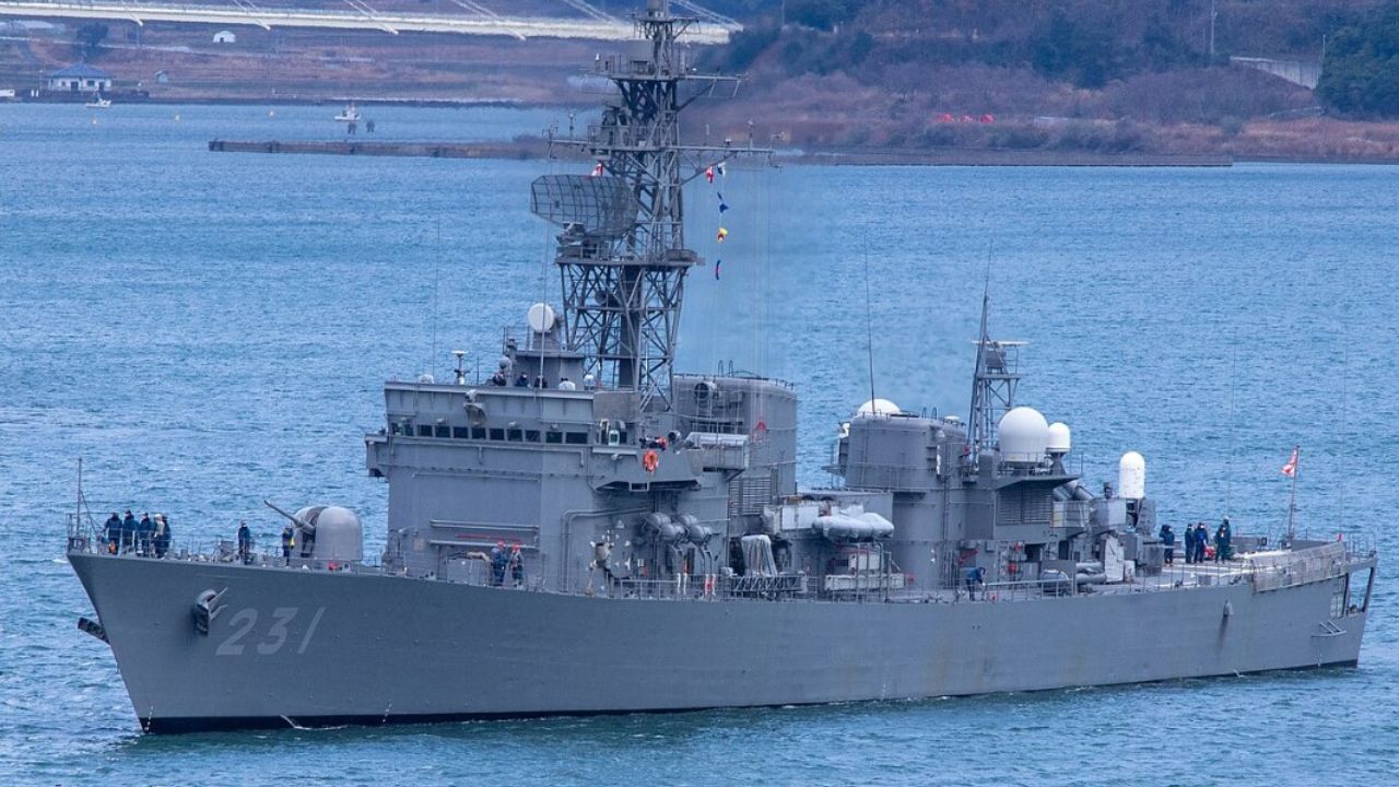 Kapal perusak kelas Abukuma eks JMSDF