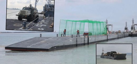 Militer AS dan Korsel daratkan kendaraan dari feri modular