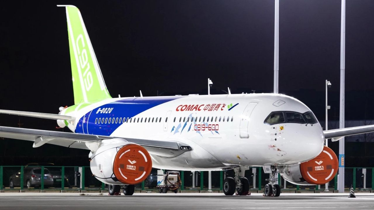 Pesawat jet komersial COMAC C919-600