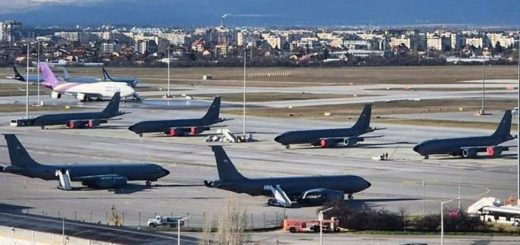 Pesawat tanker KC-135 AS di Sofia, Bulgaria.