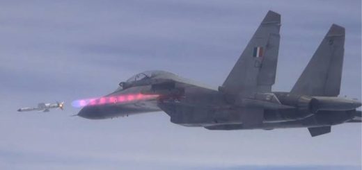 Su-30MKI luncurkan rudal Astra