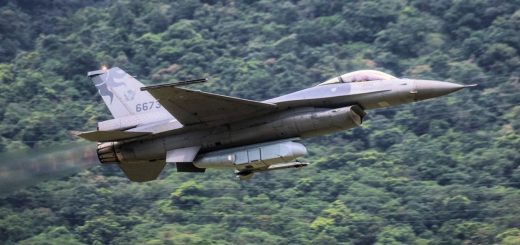 Jet tempur F-16 Taiwan membawa pod pengintai MS-110