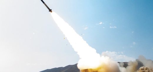 Lockheed Martin sukses uji coba kontainer peluncur roket GMLRS Kodiak