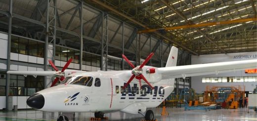 Pesawat N219 Nurtanio di hanggar PTDI di Bandung