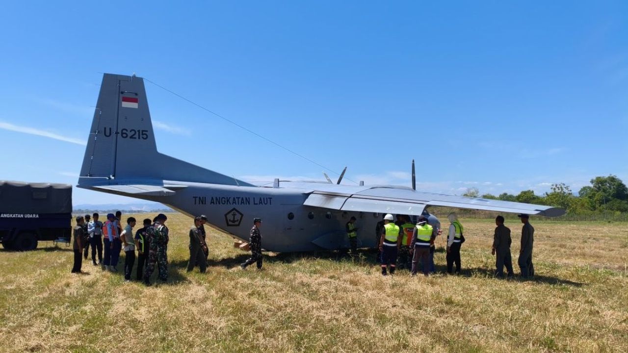 Pesawat NC212-200 U-6215 Puspenerbal tergelincir di Bandara Sultan Hasanuddin