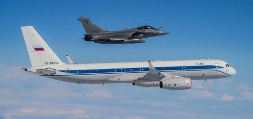 Rafale Prancis cegat Tu-214PU FSB Rusia di atas Laut Baltik