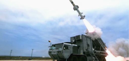 US Navy sukses meluncurkan Harpoon Block II dari kendaraan darat