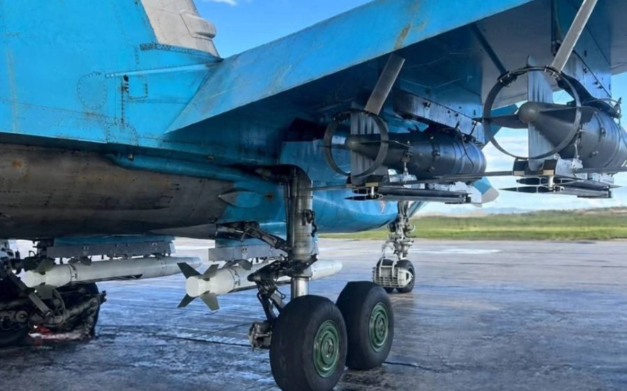 Bom UMPK dibawa oleh pesawat pengebom taktis Su-34 Rusia